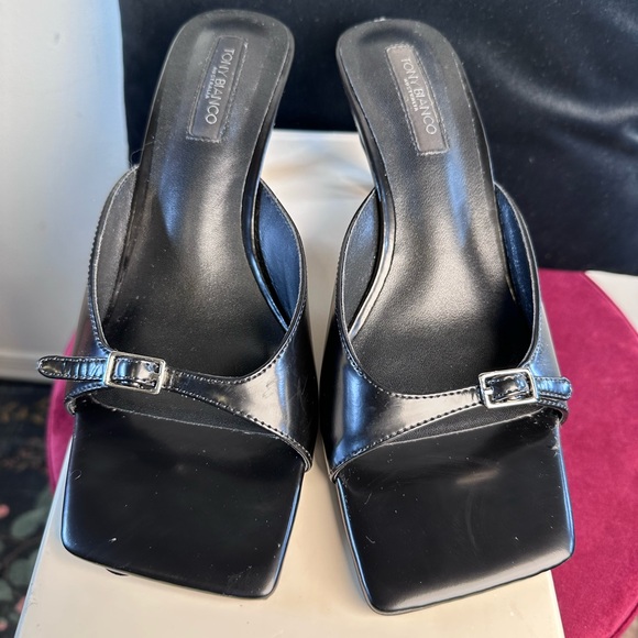 Tony Bianco Asar Sandal in Black Hi Shine slip on kitten heel leather - Picture 4 of 9